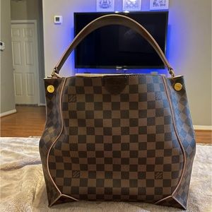 Louis Vuitton Caissa hobo in rose ballerine